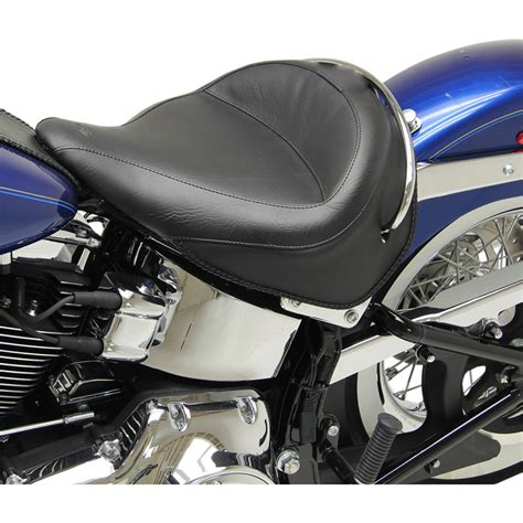 softail deluxe seat|softail deluxe seat height.